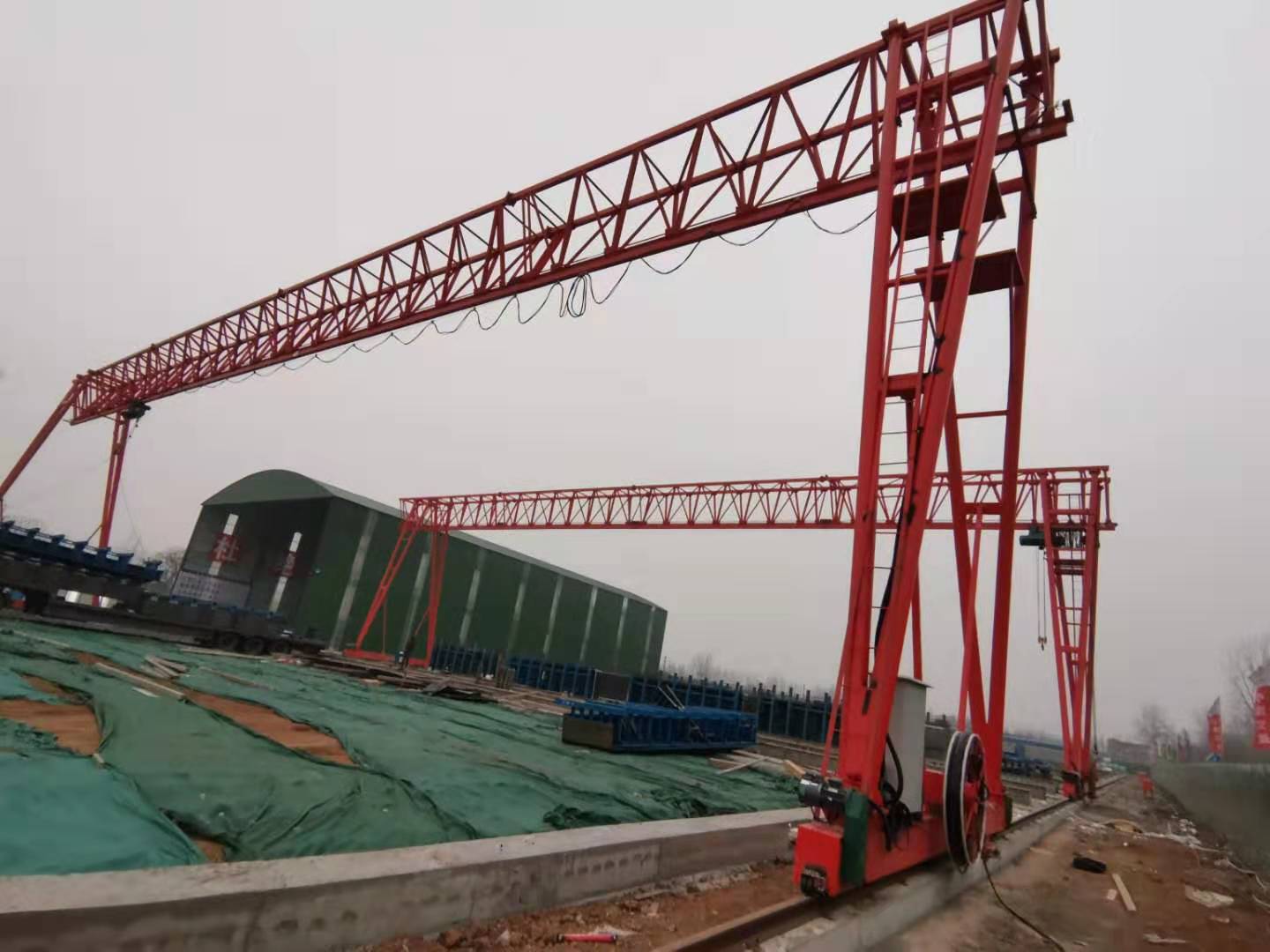 中國(guó)交建基礎(chǔ)建設(shè)集團(tuán)，310國(guó)道改擴(kuò)建洛陽(yáng)新安段，ME90+90/10t-43m-9m一臺(tái)，MH10t-43m-9m-2臺(tái)，MH5t-22m-9m-1臺(tái)